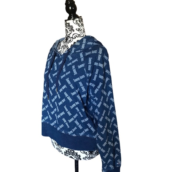 TOMMY JEANS LOGO HOODIE - Picture 5 of 7